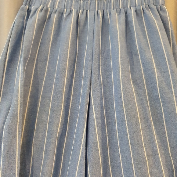 Wide leg pants - lightweight fabric - size small- Temt - Picture 2 of 5